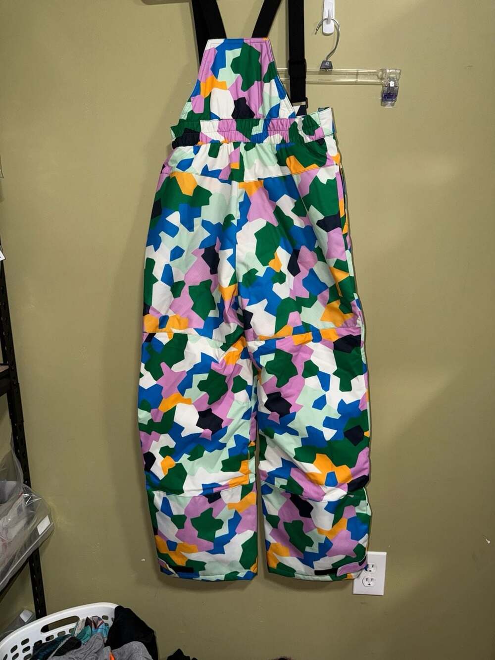 Amazon Essentials Unisex Kids' Snow Bib Pants, Geometric Camo, XX-Large